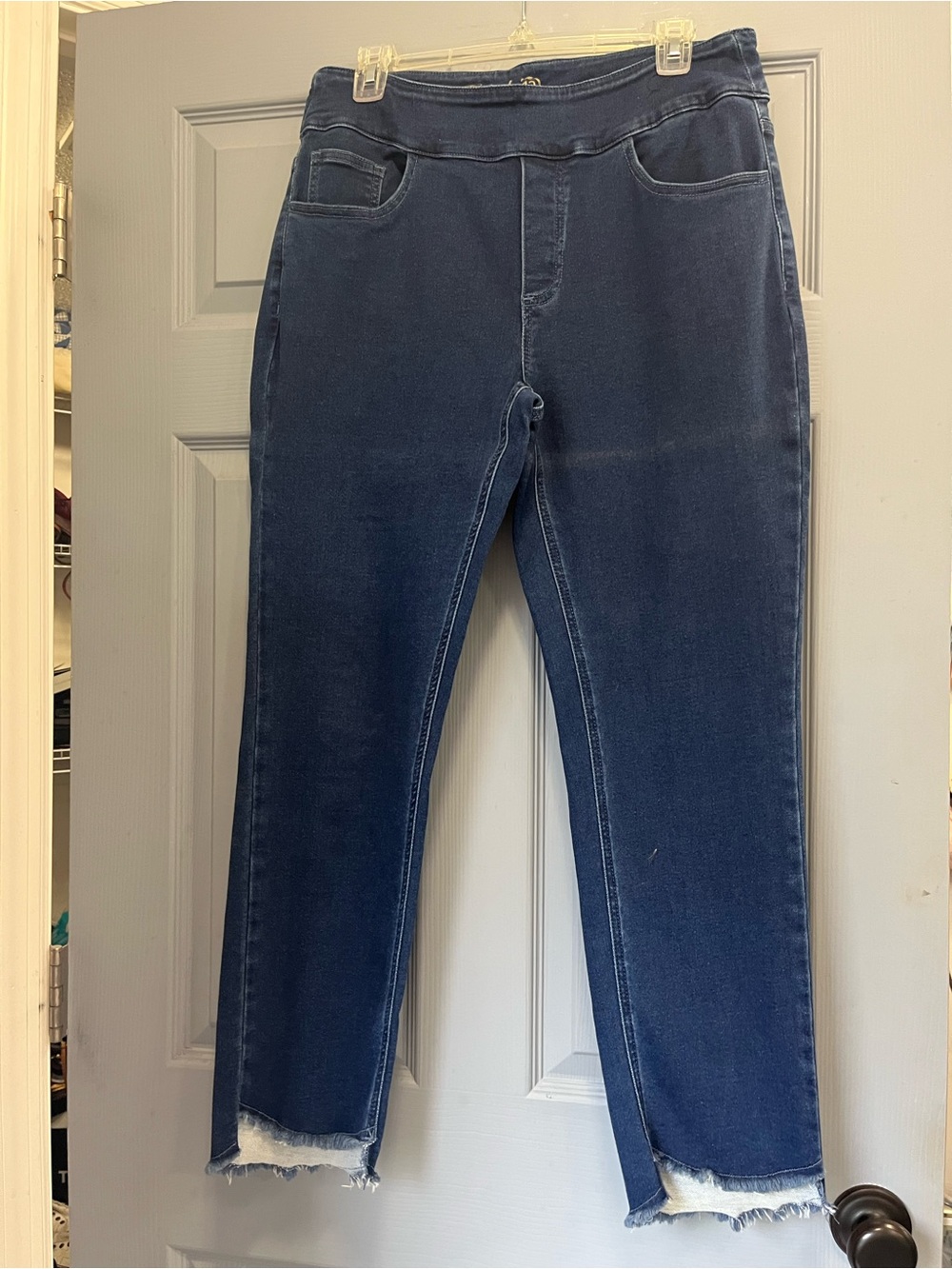 Straight Leg Women’s Jeans in Dark Blue with Frayed Hem